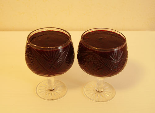 вкусный домашний фруктовый коктейль в блендере